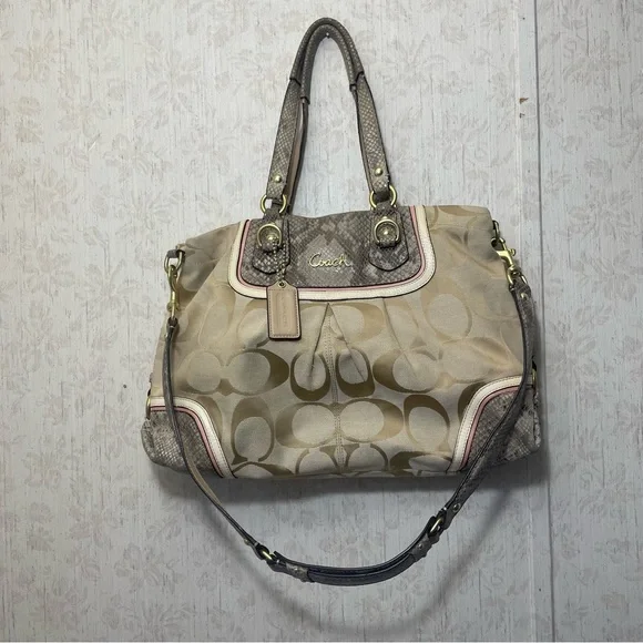 Coach Signature Ashley Spectator Shoulder Bag No.C1320- F24889 - Picture 2 of 16